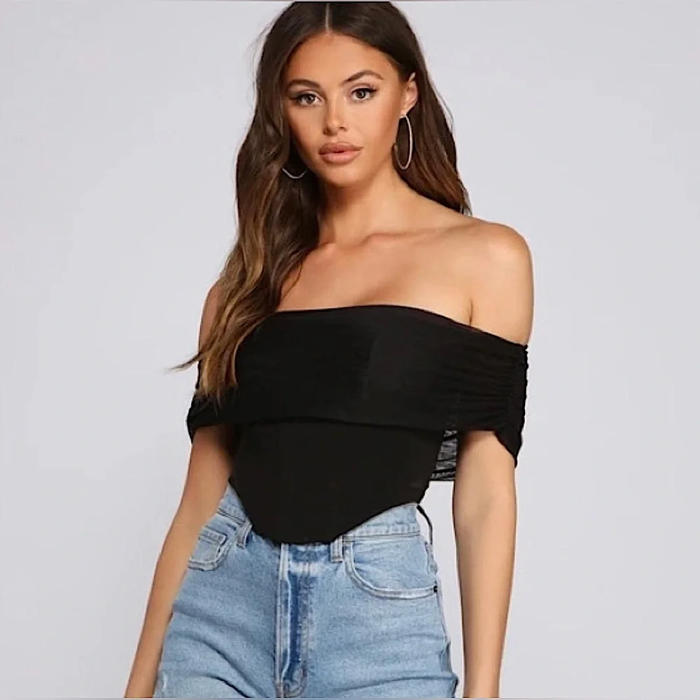 Windsor Picture Perfect Off The Shoulder Bustier - Picture 2 of 8